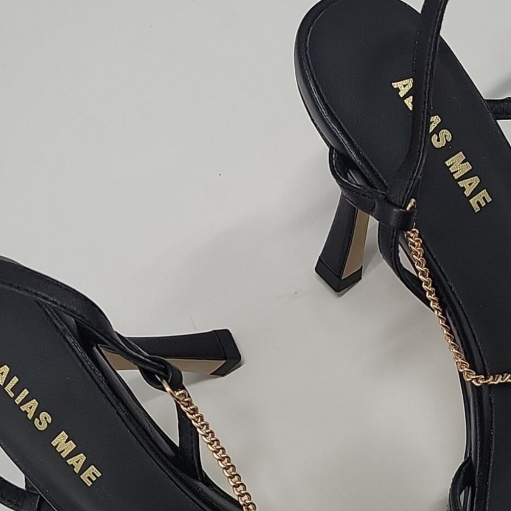 Alias Mae Levi Heels - Picture 5 of 13